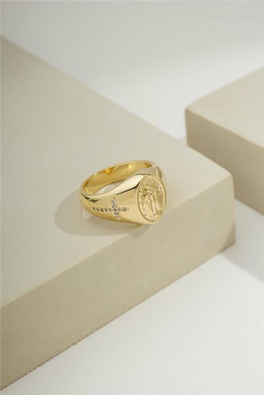 ANEL COM NOSSA SENHORA E DUAS CRUZES DE MICROZIRCÔNIAS NA LATERAL