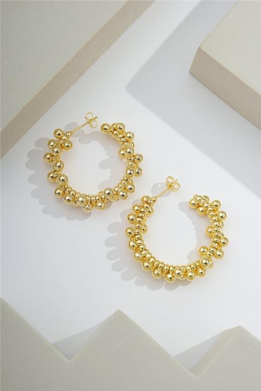 ARGOLA DE 3,7CM COM BOLINHAS