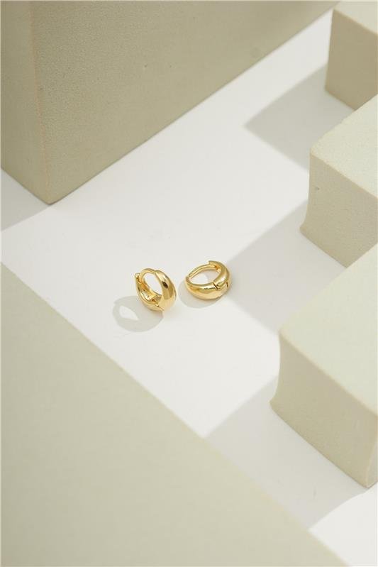 ARGOLA 0,9CM COM ARO LISO DE 4MM FECHO CLICK