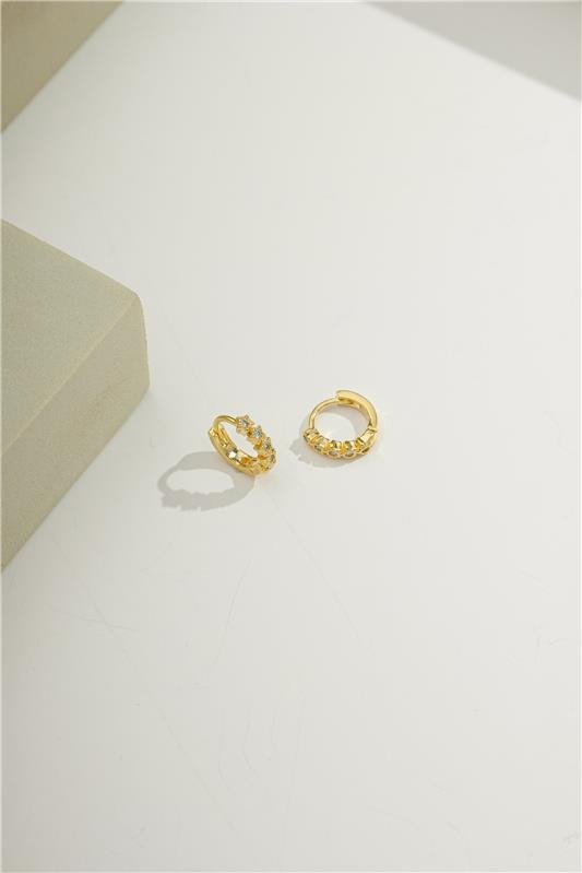 ARGOLA COM ESTRELINHAS E ZIRCONIAS