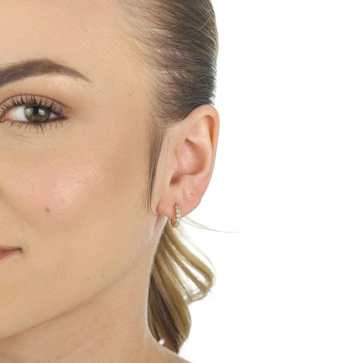 ARGOLA 1,2CM COM ZIRCÔNIAS DE 2MM E FECHO CLICK