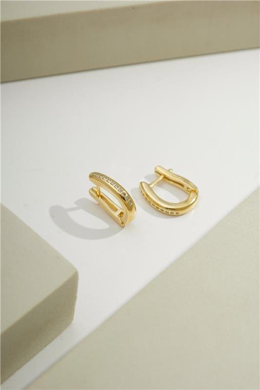 ARGOLA 1CM COM ZIRCÔNIAS EM ARO OVAL DE 3MM E FECHO CLICK