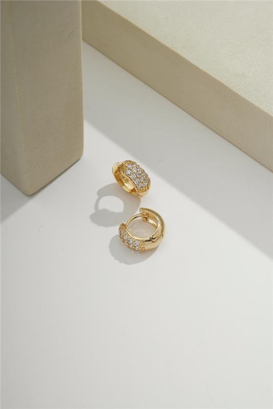 ARGOLA CRAVEJADA COM MICROZIRCÔNIAS