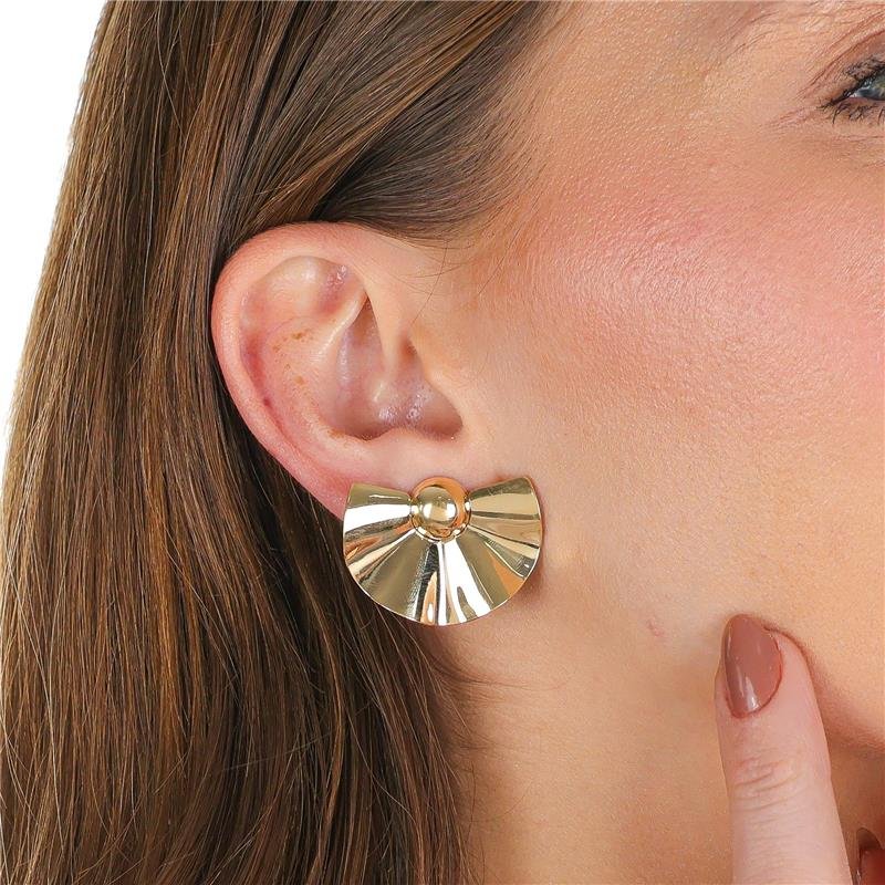 BRINCOS MEIA FLOR AMASSADINHA DE 3CM