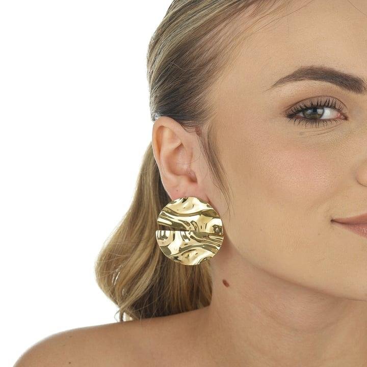 BRINCOS REDONDO COM DETALHES 4,0 CM DIAMETRO