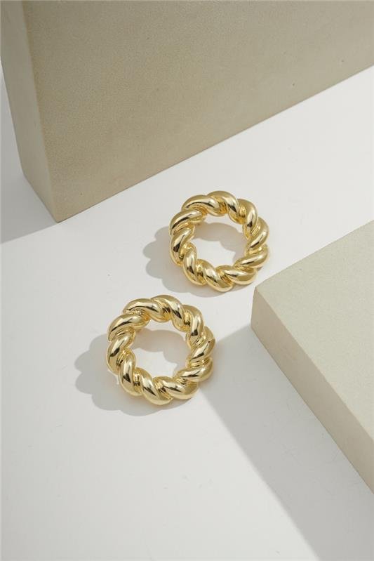 ARGOLA 4CM DE MEIA LUA DE PLACA IRREGULAR