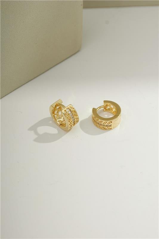 ARGOLA COM DETALHES E ZIRCÔNIAS