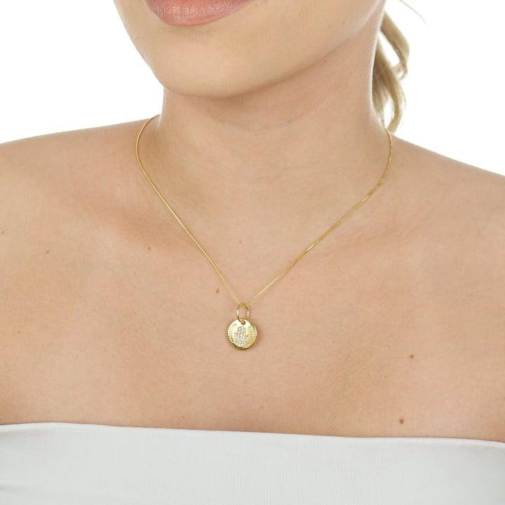 PINGENTE 1,5CM MEDALHINHA COM MÃO DE FÁTIMA CRAVEJADA DE ZIRCÔNIAS