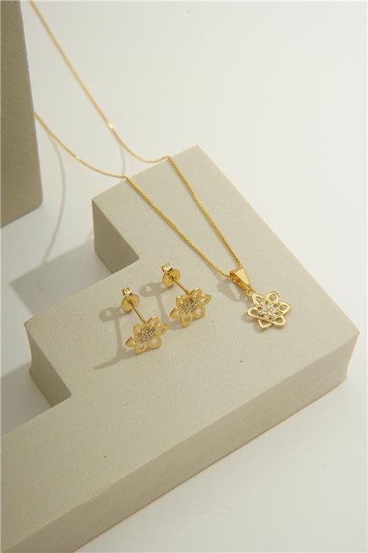 CONJUNTO DELICADO DE FLOR COM MICROZIRCÔNIAS E 6 PETÁLAS