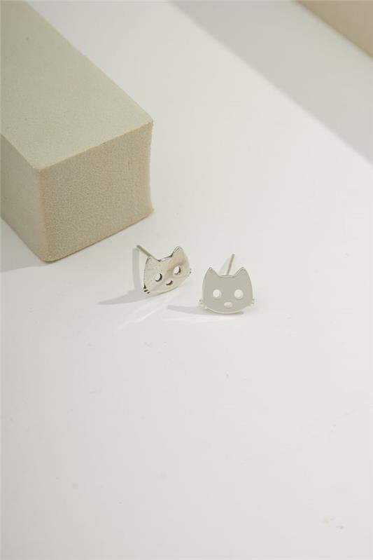 BRINCO DE GATO COM BIGODES A LASER EM PRATA 925 - 023-00018