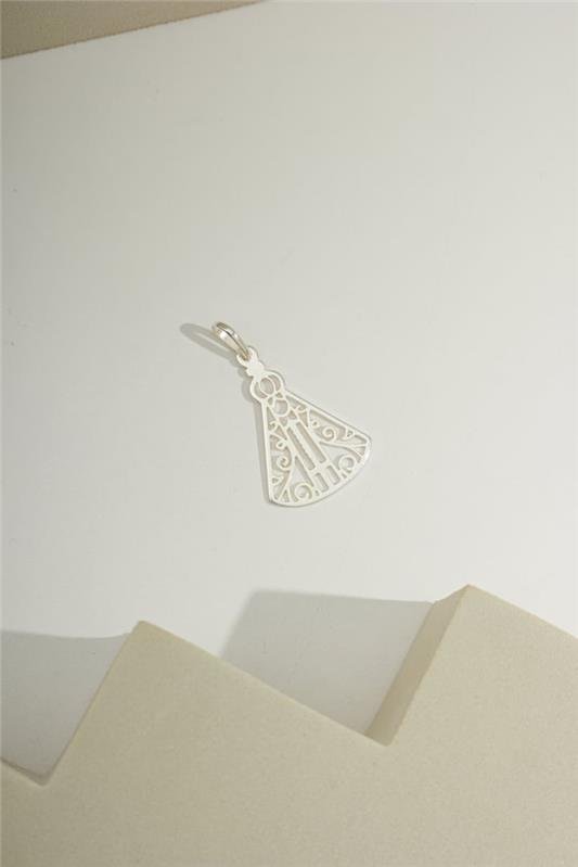 PINGENTE DE NS APARECIDA VAZADA A LASER EM PRATA 925 - 023-00132