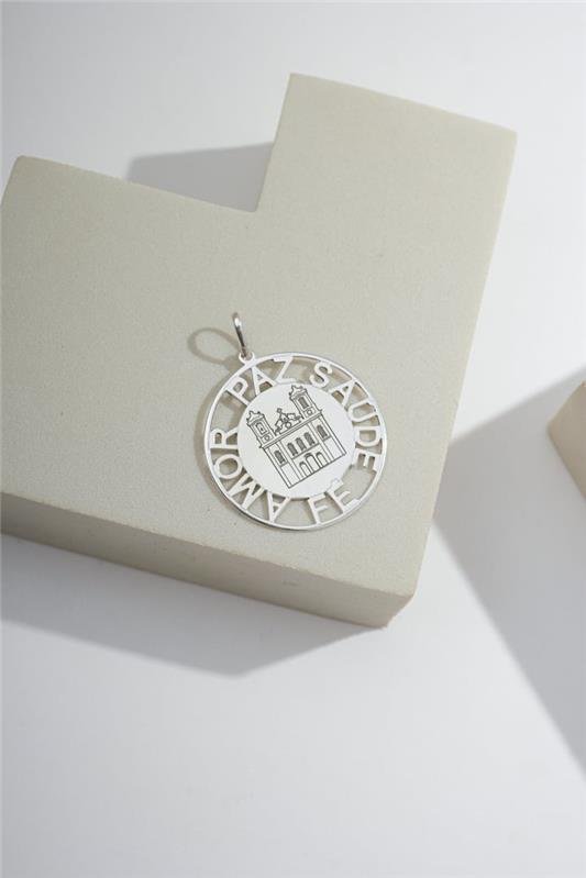 PINGENTE DE PAZ, SAÚDE E AMOR COM GRAVAÇÃO DE IGREJA BONFIM FEITO A LASER EM PRATA 925 - 023-00151