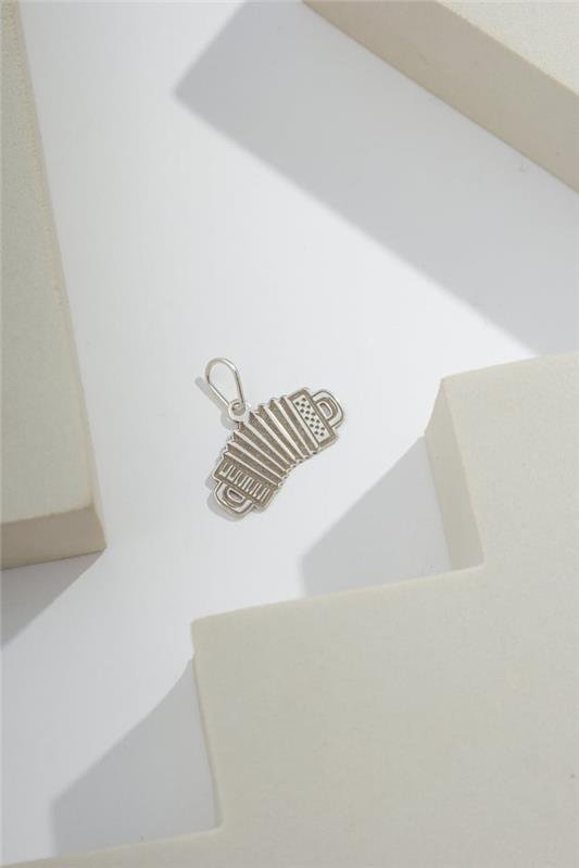 PINGENTE A LASER DE SANFONA EM PRATA 925 - 023-00166