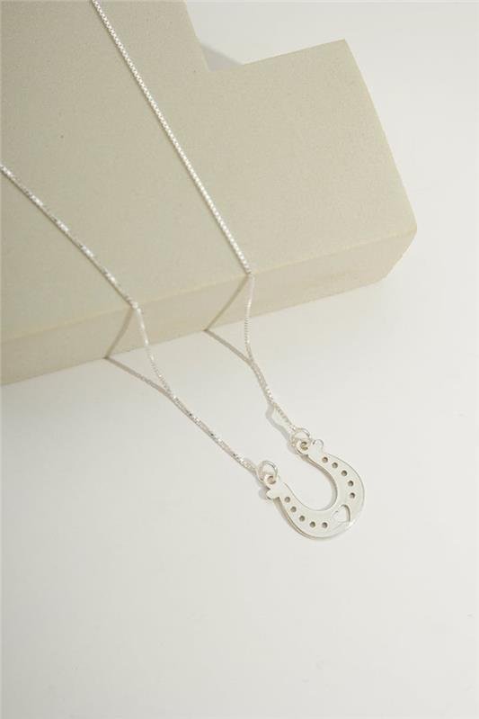 FERRADURA COM CORAÇÃO C/ CORRENTE V12